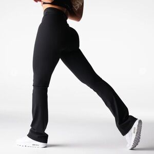 Black Effortless Flare Leggings 🖤